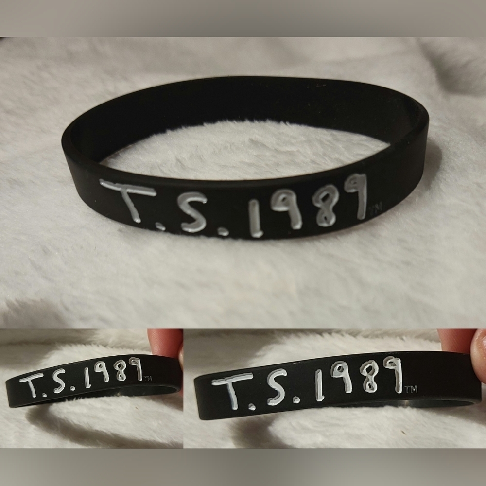 Taylor Swift T.S. 1989 Black Rubber Bracelet Official Merch New